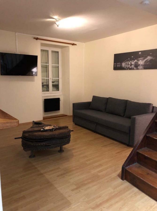 Appartement Face Au Donjon ปงส์ ภายนอก รูปภาพ